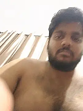 Hornyydoggg Show in webcam