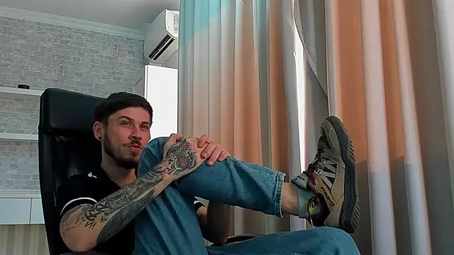 JonahShaw Chat XXX in diretta