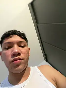 JulianRose_1 Adlı Modelin Canlı XXX Sohbeti