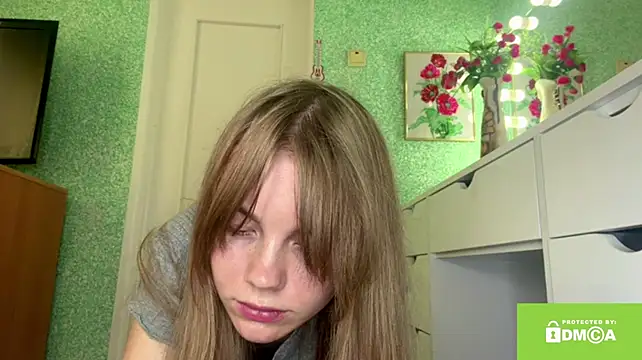 SunnyStrike Adlı Modelin Canlı XXX Sohbeti