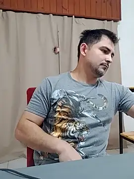 Онлайн чат XXX Bradd_32