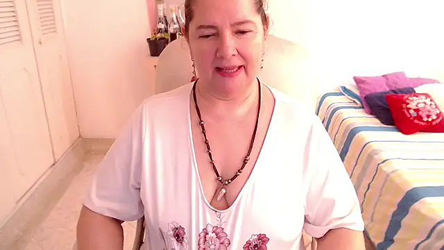 leonela_69のライブXXXチャット