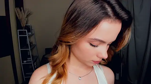 RuthieSaris Chat XXX live
