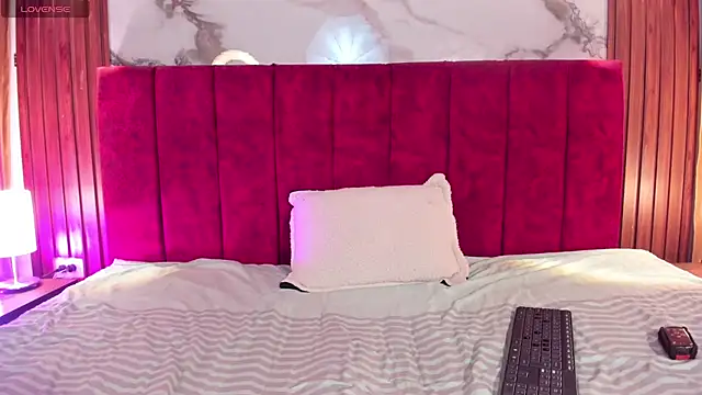 Yarha_Valois Chat XXX in diretta