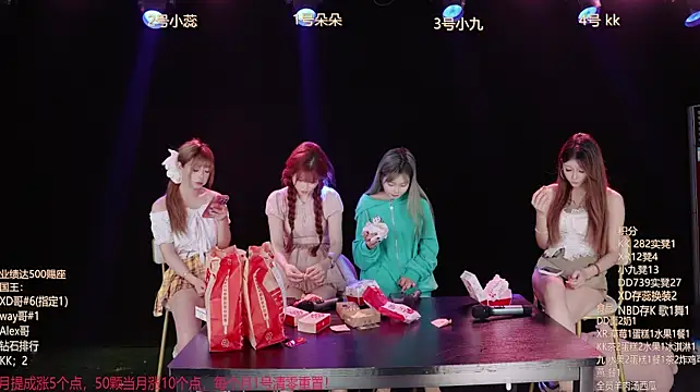 Candy-girls888 现场XXX聊天