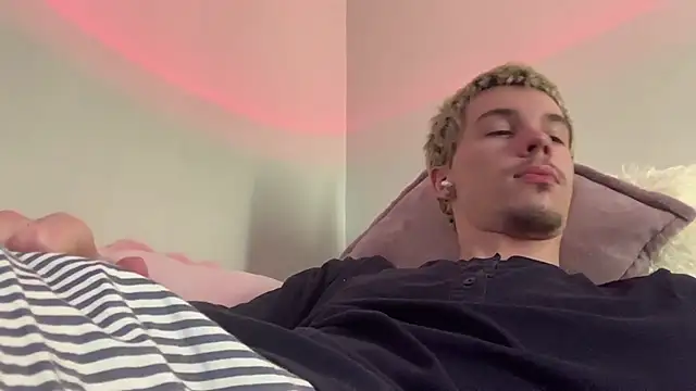 Jeremy1Scott élő XXX-chatje