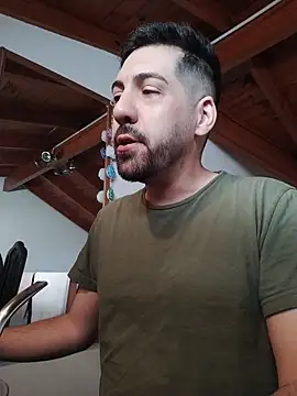 nicedick_bro élő XXX-chatje
