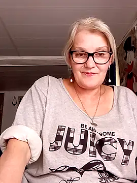 Chat +18 de irinamaux ao vivo