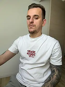 Huge_cock22cm Chat XXX in diretta