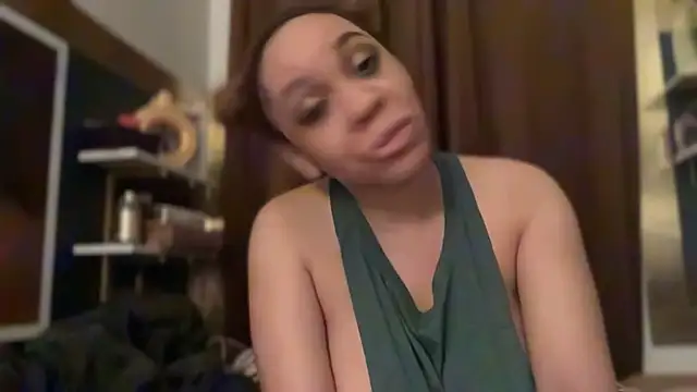Chat XXX en directo de Sanaawest