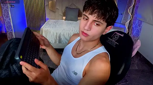 แชท XXX สดของ Kyler_tay