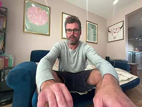 CyprioteWhitefly's Live XXX Chat