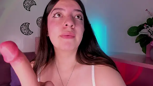 Sara_Deen Adlı Modelin Canlı XXX Sohbeti