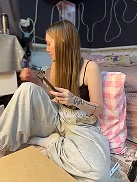 MilaMoone's Live XXX Chat
