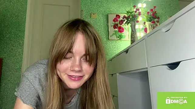 Chatroom XXX en direct de SunnyStrike