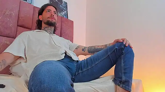 ALPHA_MASTER1 – Naživo XXX chat