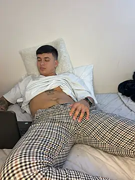 Christopher_strongg Chat XXX live