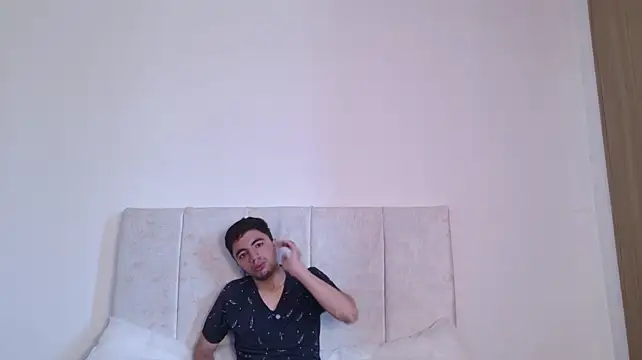 manuel_oa Adlı Modelin Canlı XXX Sohbeti