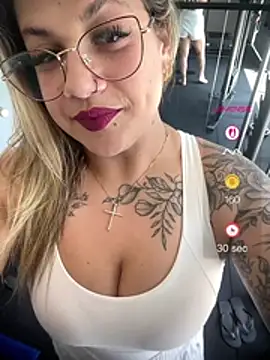 kahreal Adlı Modelin Canlı XXX Sohbeti