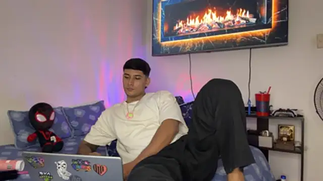 SexxxySquirterStev777 Show Webcam