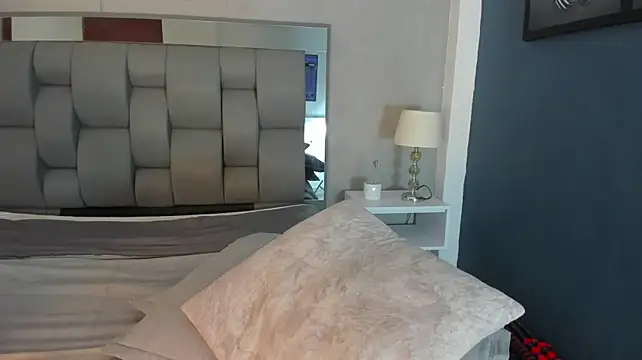 Chat +18 de Charlie___Musk ao vivo