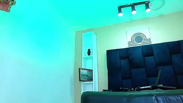 GoldenBoy_23 Chat XXX live