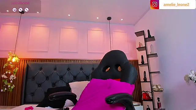 Chat +18 de AMELIELEONE ao vivo