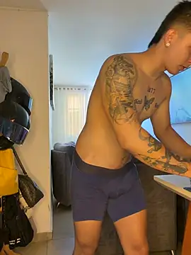XXX chat uživo modela Christopher_strongg