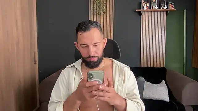 Rob_fab live XXX chat