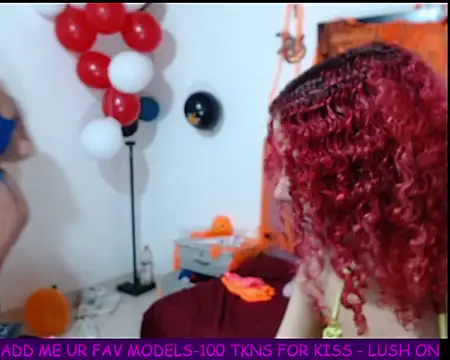 צ'אט XXX בשידור חי של LITTLEJULES