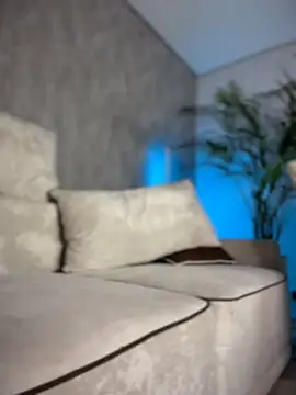MilfNextDoor20's Live XXX Chat