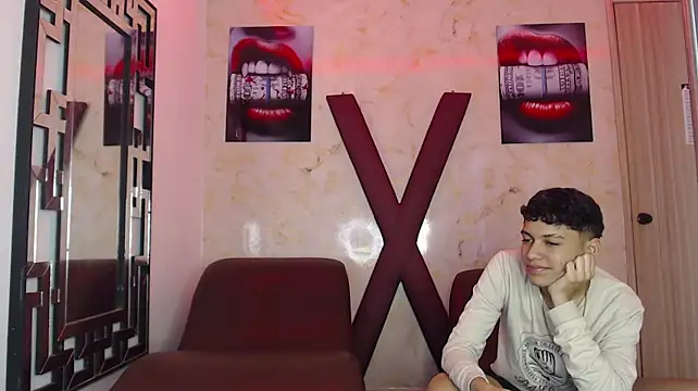 HORNY_PRETTY 网络视讯表演