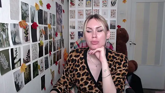 CapriScorpion Adlı Modelin Canlı XXX Sohbeti