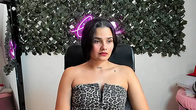 DestinyHills live XXX chat