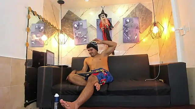 Latins_on_fire Webcam show