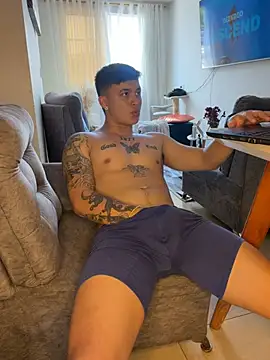 XXX chat uživo modela Christopher_strongg