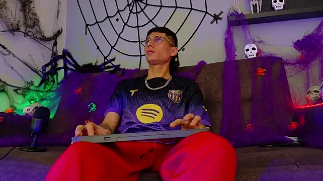 BryanGrey__ – Naživo XXX chat