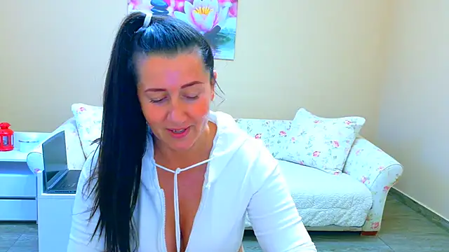 BanksAlba Chat XXX in diretta