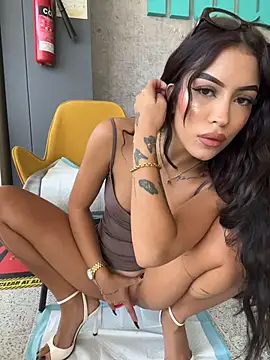 MystiqueXXX Live XXX-Chat