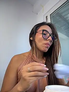 Chat +18 de amira_cute2 ao vivo