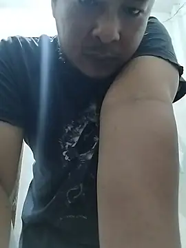 Riu696 现场XXX聊天