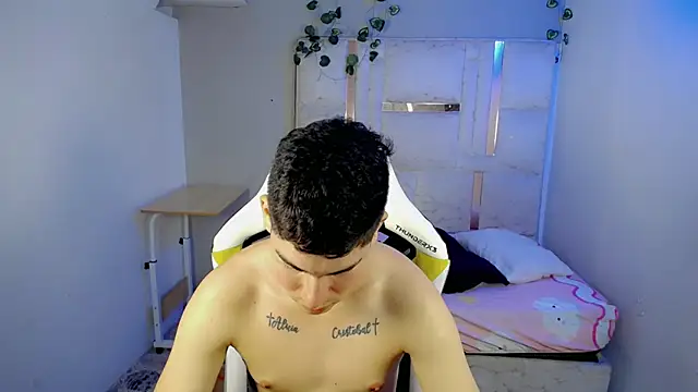 Chat +18 de Reed_athlete ao vivo