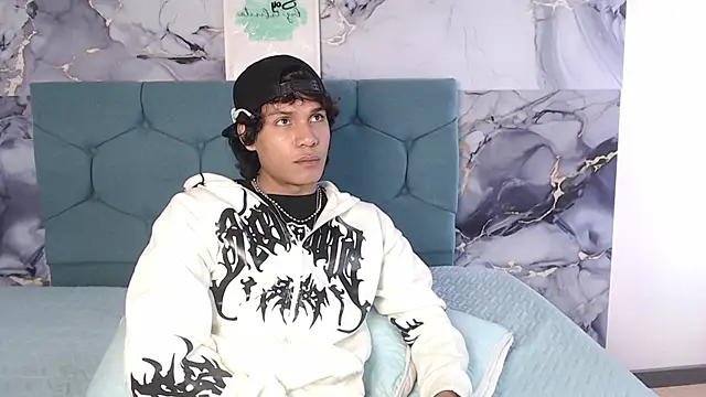 MaximilianRoth Live XXX-Chat