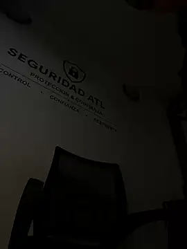 Chat +18 de Zakura_66 ao vivo