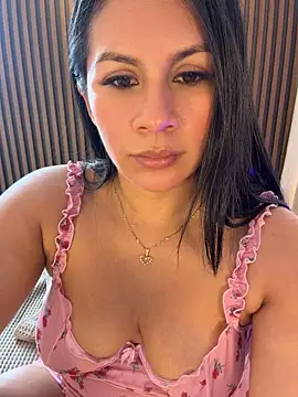 Chatroom XXX en direct de Sofia_Convers