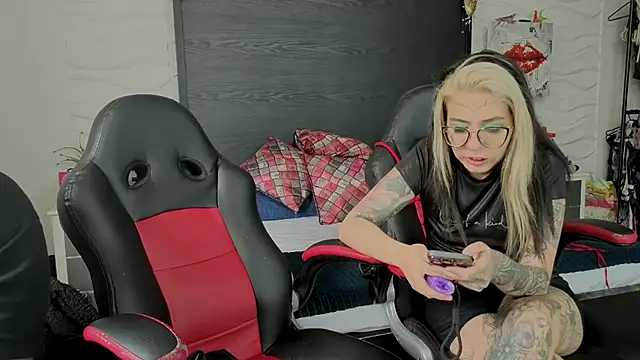 inkedsinners_'s Live XXX Chat