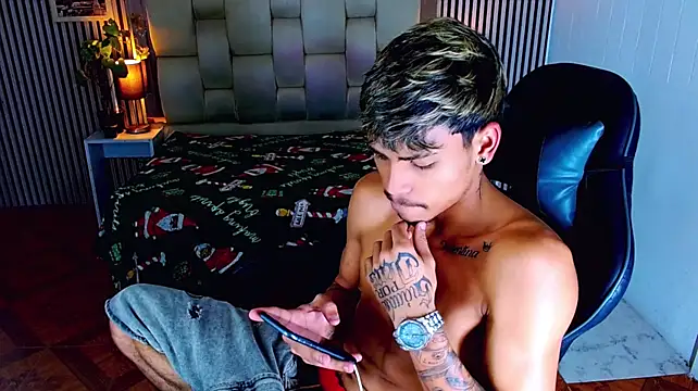 XXX chat uživo modela Angel_foxc13