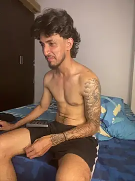 Chat +18 de Kriss_Edwards ao vivo