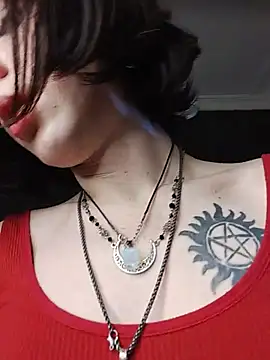 Chat XXX en directo de MickeQuinee