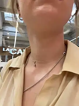 Weettyy's Live Sex Cam Show